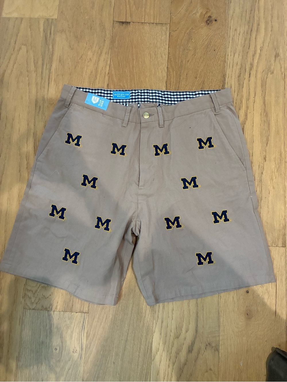 Penningtons Khaki Shorts with Navy & Yellow Embroidered M